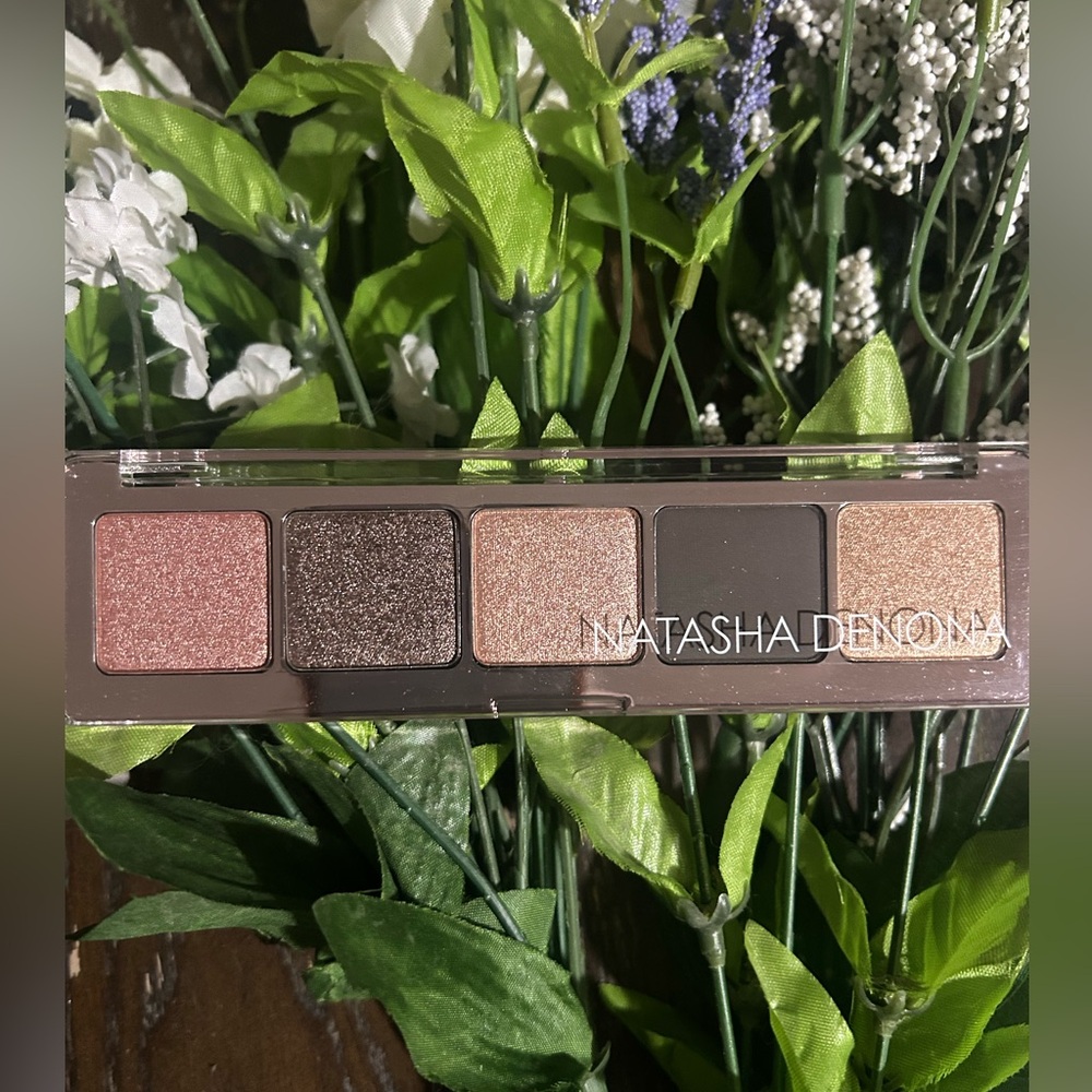 NATASHA DENONA
ROSE & WOOD PALETTE